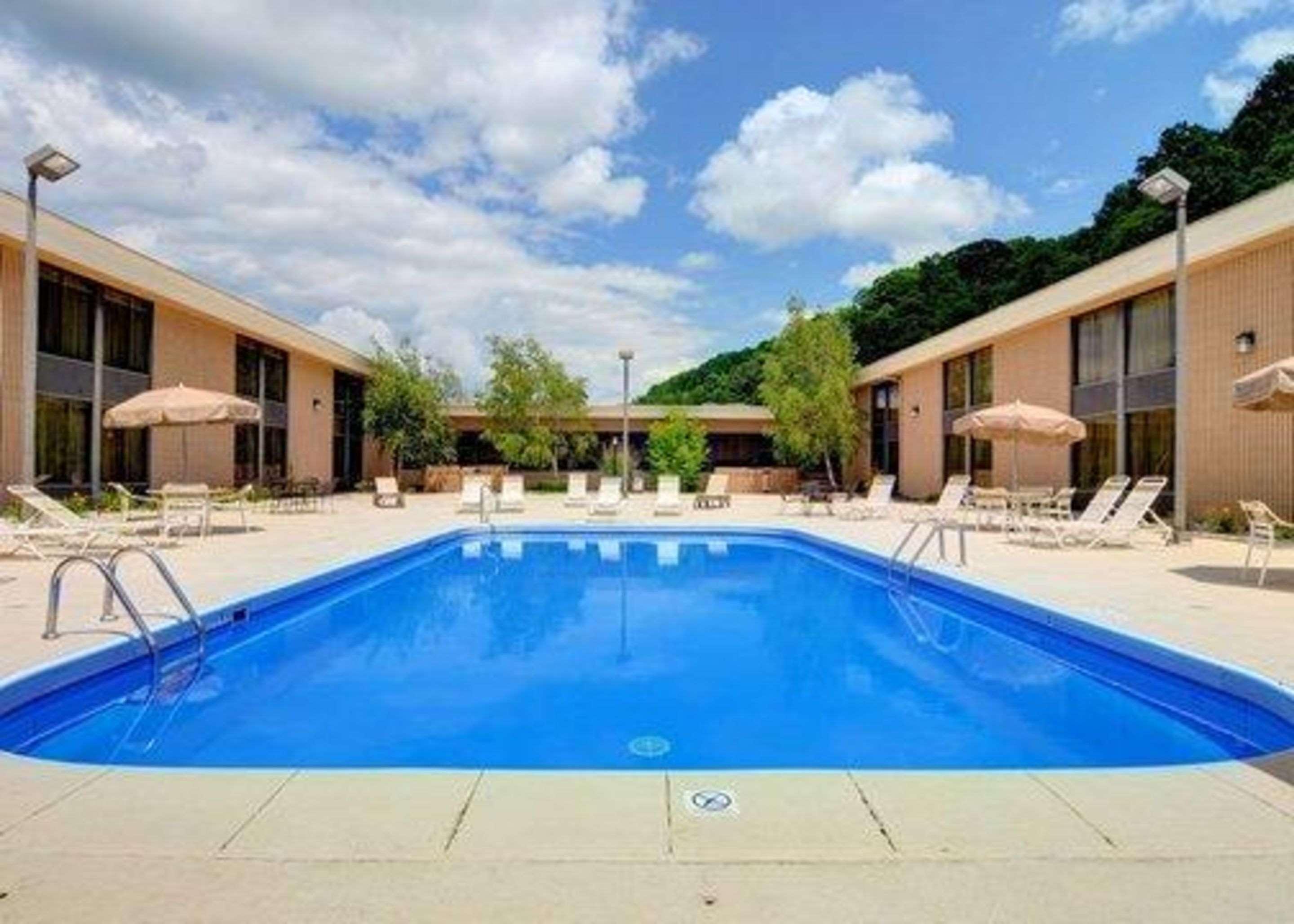 Quality Hotel And Conference Center Cumberland Heights Екстериор снимка